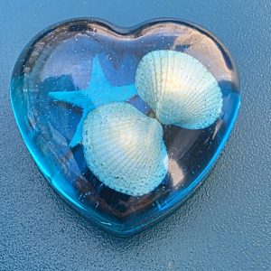 Coeur Océan 2 — magnet en résine époxy fait main, pièce unique